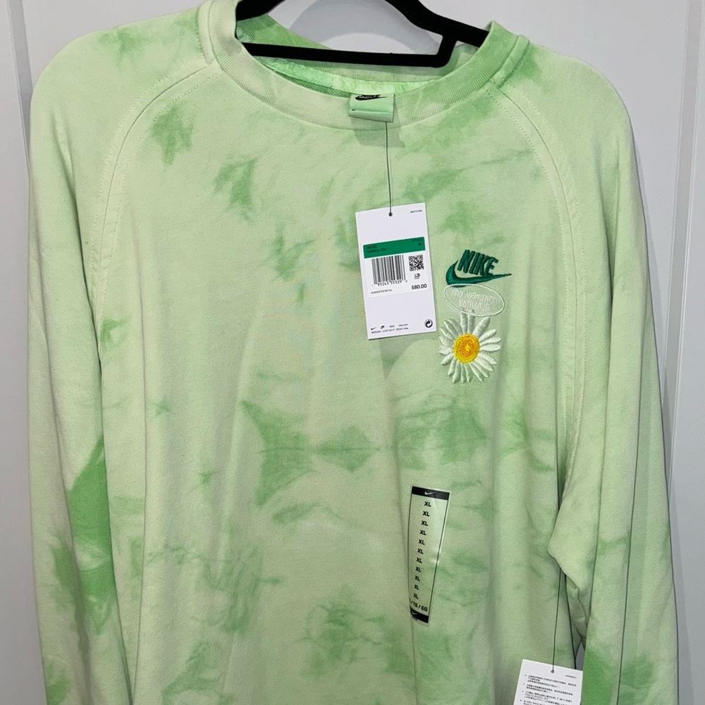 Nike XL Men’s Sportswear Crewneck Sweatshirt